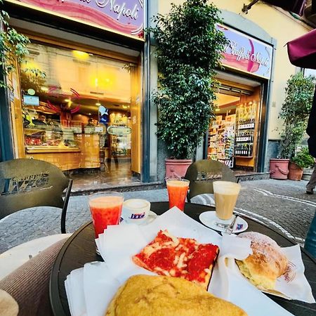 Suite Cuorenapoletano Наполи Екстериор снимка