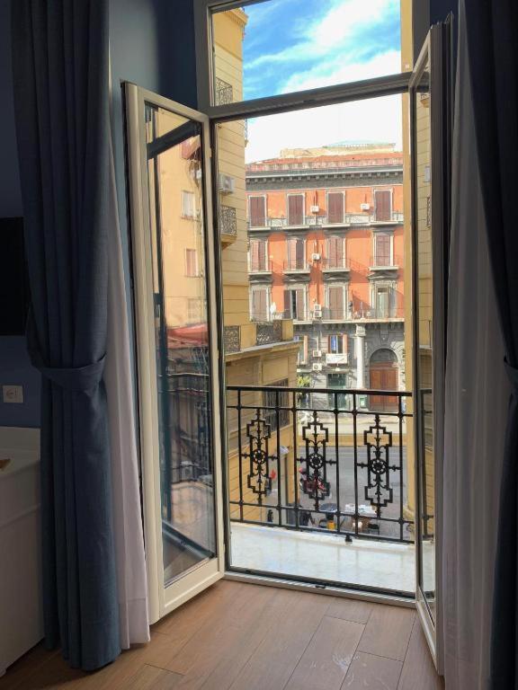 Suite Cuorenapoletano Наполи Екстериор снимка