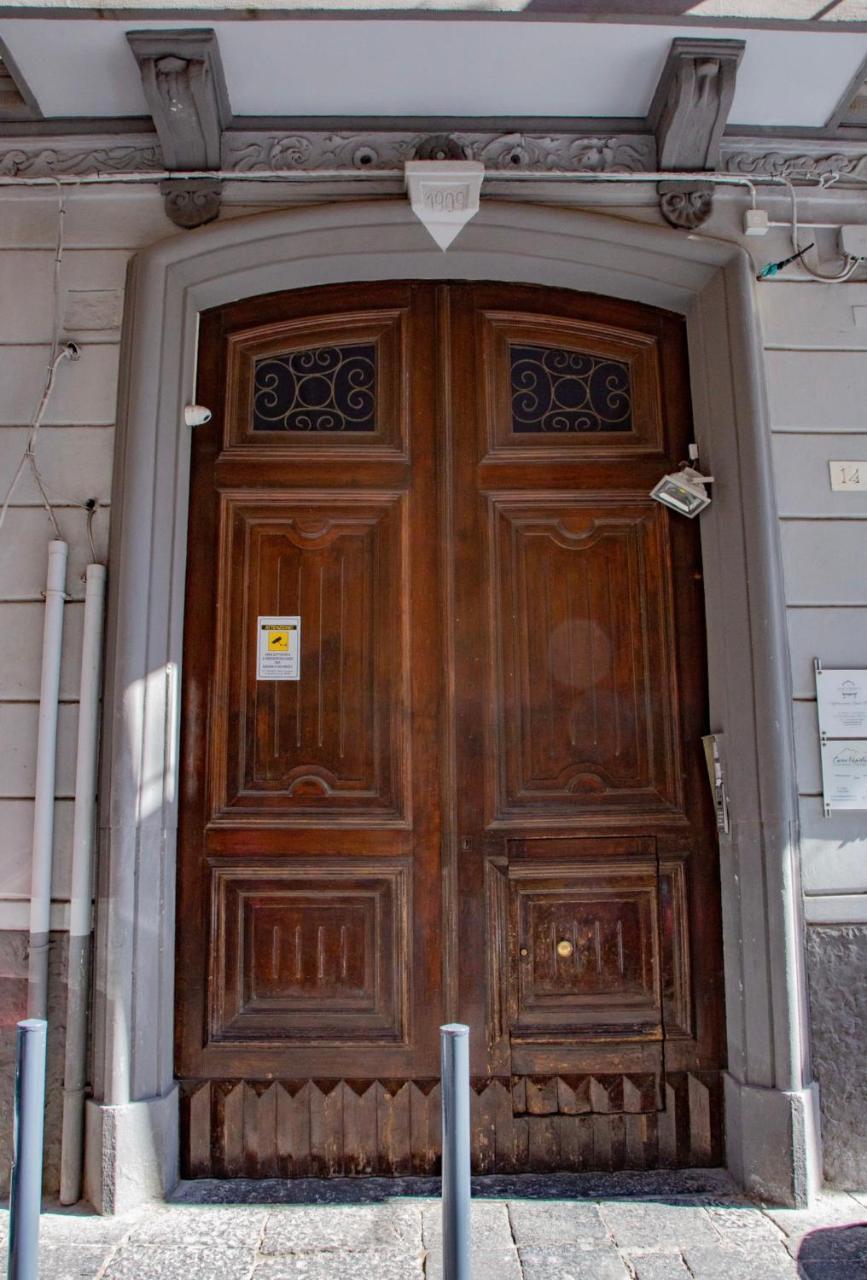 Suite Cuorenapoletano Наполи Екстериор снимка